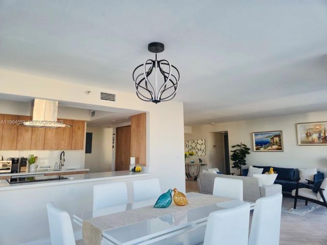 3530 Mystic Pointe Dr 2215, Aventura, FL 33180