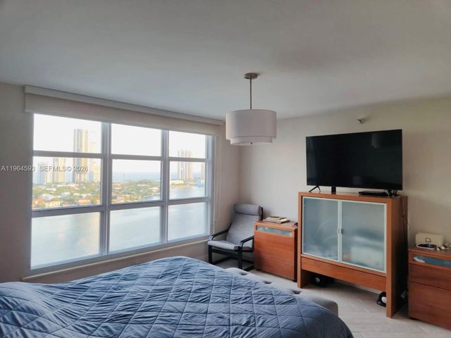 3530 Mystic Pointe Dr 2215, Aventura, FL 33180