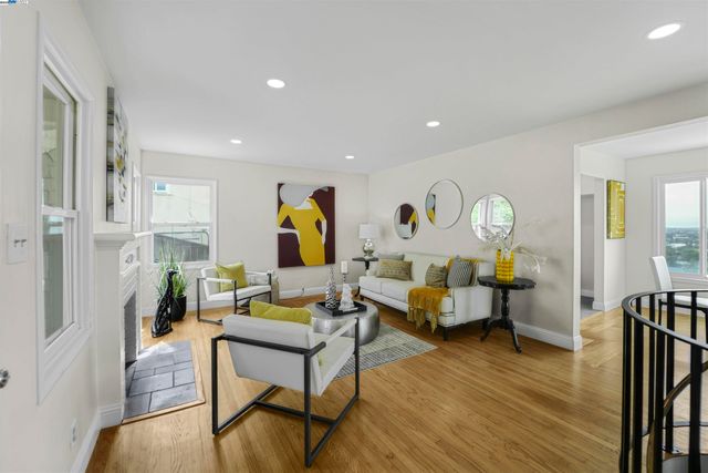 16049 Selborne Dr, Castro Valley, CA 94578