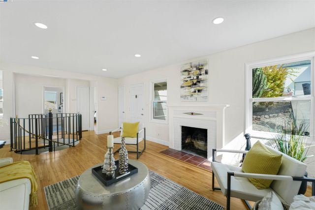 16049 Selborne Dr, Castro Valley, CA 94578