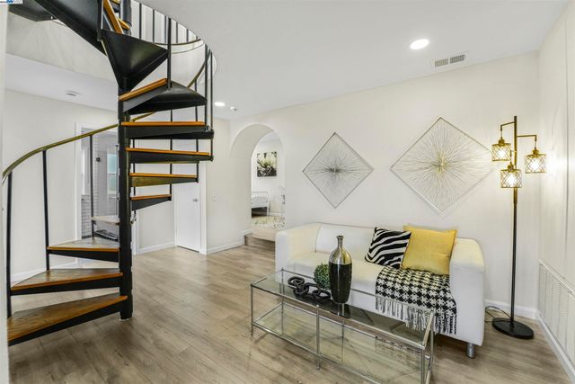16049 Selborne Dr, Castro Valley, CA 94578