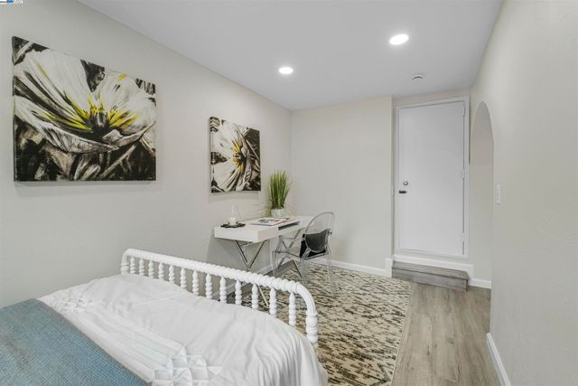 16049 Selborne Dr, Castro Valley, CA 94578