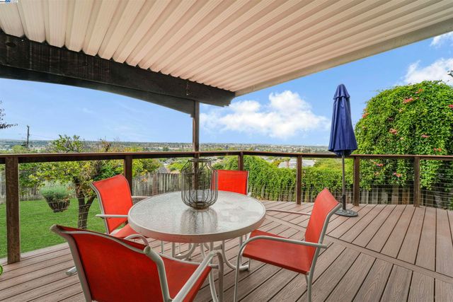 16049 Selborne Dr, Castro Valley, CA 94578