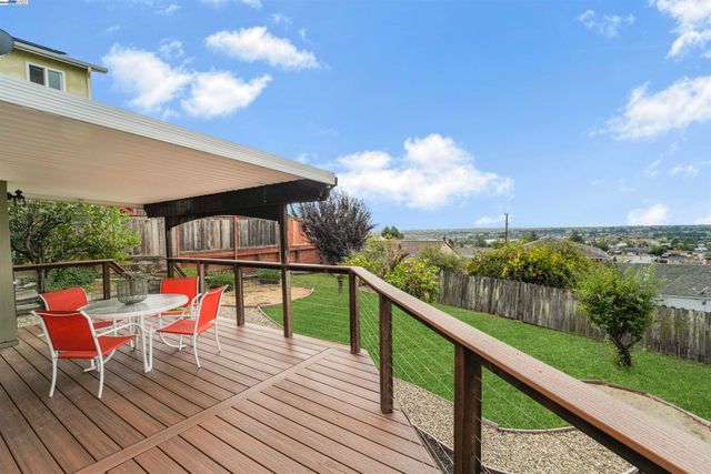 16049 Selborne Dr, Castro Valley, CA 94578