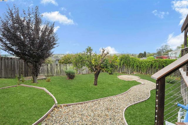 16049 Selborne Dr, Castro Valley, CA 94578