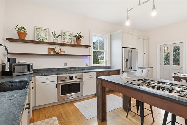 36 Maple Street, Wilbraham, MA 01095