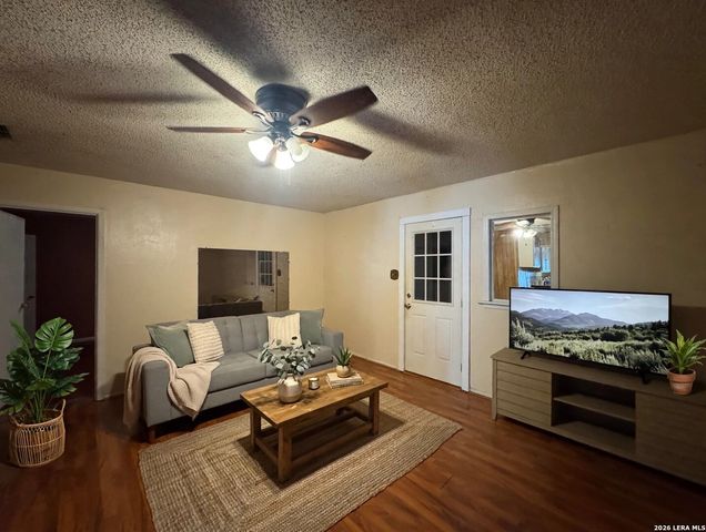 1214 McCauley, San Antonio, TX 78224