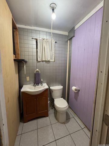 1214 McCauley, San Antonio, TX 78224