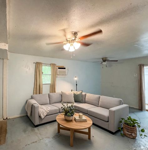 1214 McCauley, San Antonio, TX 78224