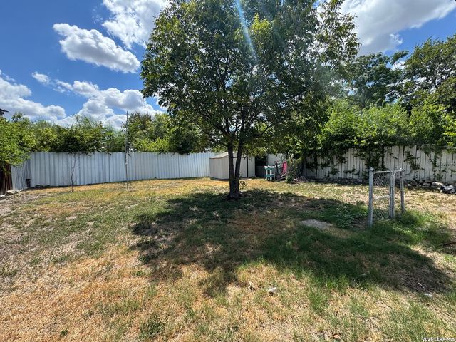 1214 McCauley, San Antonio, TX 78224
