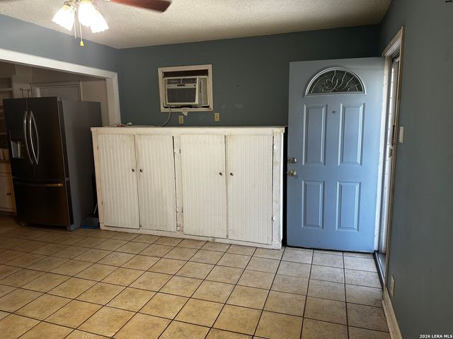 1214 McCauley, San Antonio, TX 78224