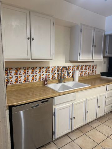 1214 McCauley, San Antonio, TX 78224