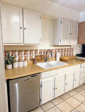 1214 McCauley, San Antonio, TX 78224