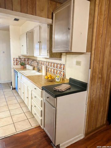 1214 McCauley, San Antonio, TX 78224