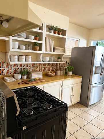 1214 McCauley, San Antonio, TX 78224