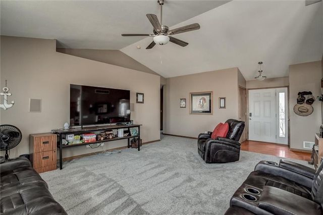 117 Hayes Road, Wellsville, KS 66092