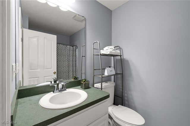 1821 Stone Manor Circle, Brunswick, OH 44212