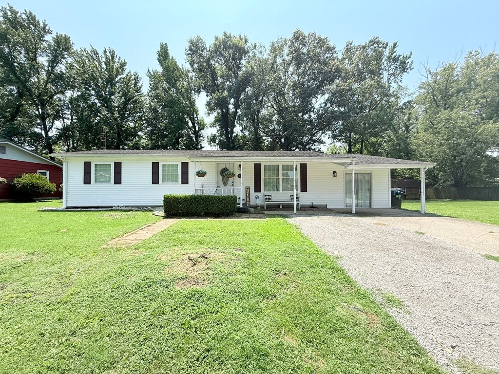 81 Dallas Drive, Harrisburg, IL 62946