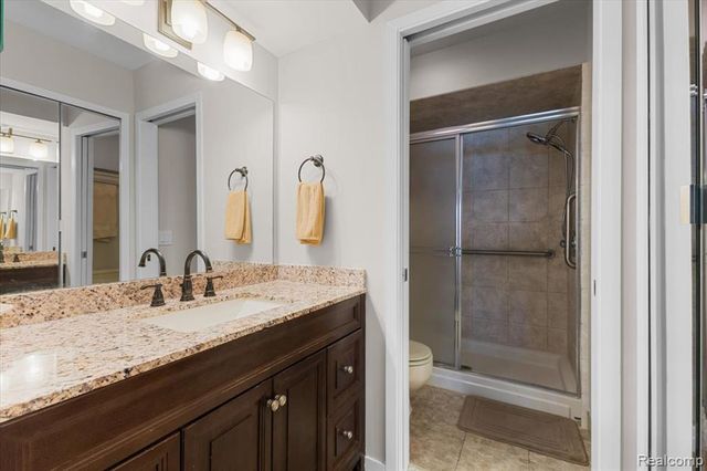 630 Ashley Circle, Rochester Hills, MI 48307