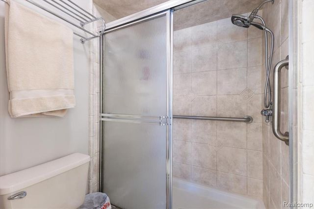 630 Ashley Circle, Rochester Hills, MI 48307