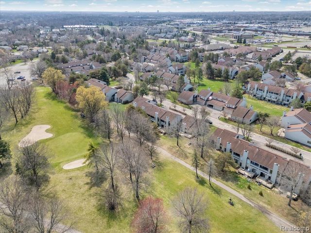 630 Ashley Circle, Rochester Hills, MI 48307