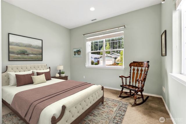 8336 Bainbridge Loop NE, Lacey, WA 98516