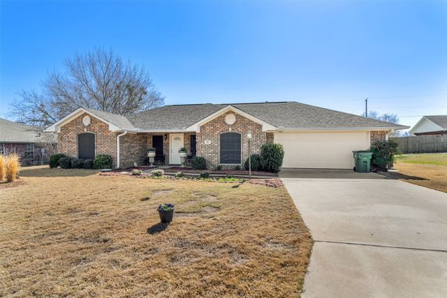 209 Bryant Street, Pottsboro, TX 75076