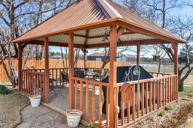 209 Bryant Street, Pottsboro, TX 75076