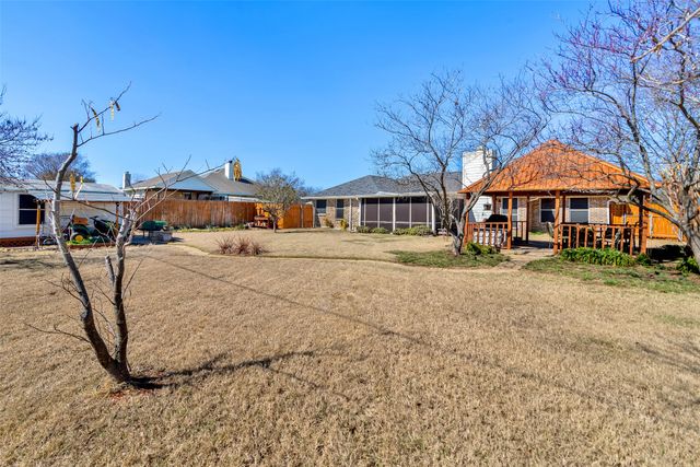 209 Bryant Street, Pottsboro, TX 75076