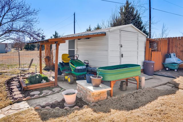 209 Bryant Street, Pottsboro, TX 75076