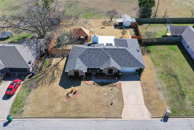 209 Bryant Street, Pottsboro, TX 75076