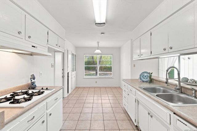 223 SUMMERTIME DR, San Antonio, TX 78216