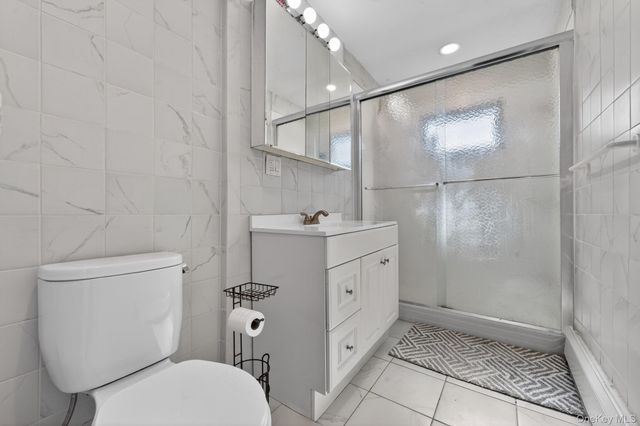 4 Rose Street 6 -F1, Oceanside, NY 11572