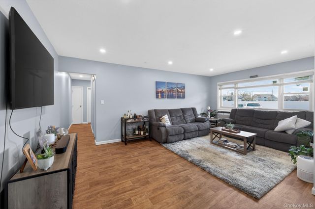 4 Rose Street 6 -F1, Oceanside, NY 11572