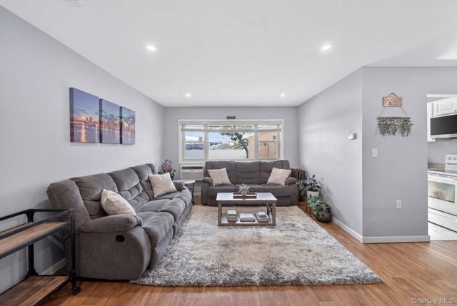 4 Rose Street 6 -F1, Oceanside, NY 11572