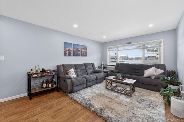 4 Rose Street 6 -F1, Oceanside, NY 11572