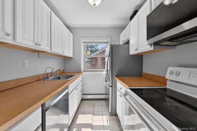 4 Rose Street 6 -F1, Oceanside, NY 11572