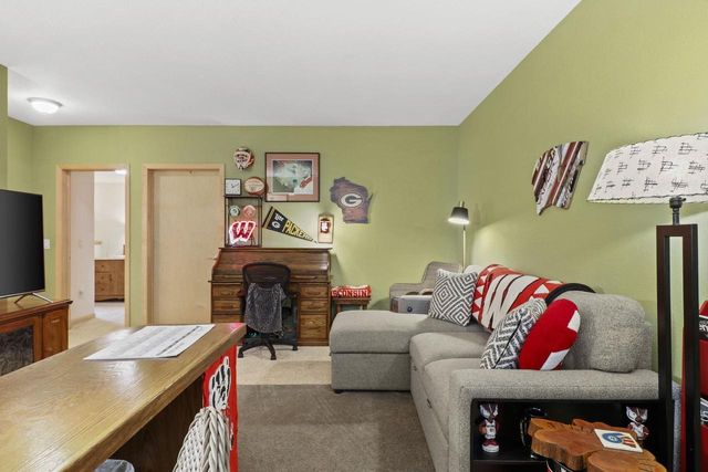 702 Clardell Drive, Sun Prairie, WI 53590