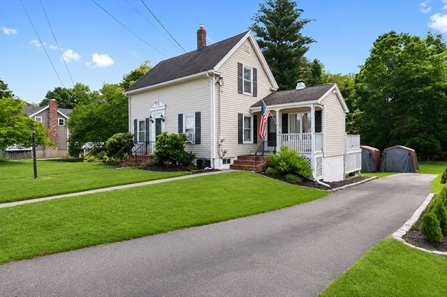 422 Main Street, Groveland, MA 01834