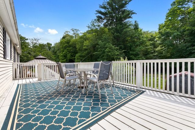 422 Main Street, Groveland, MA 01834