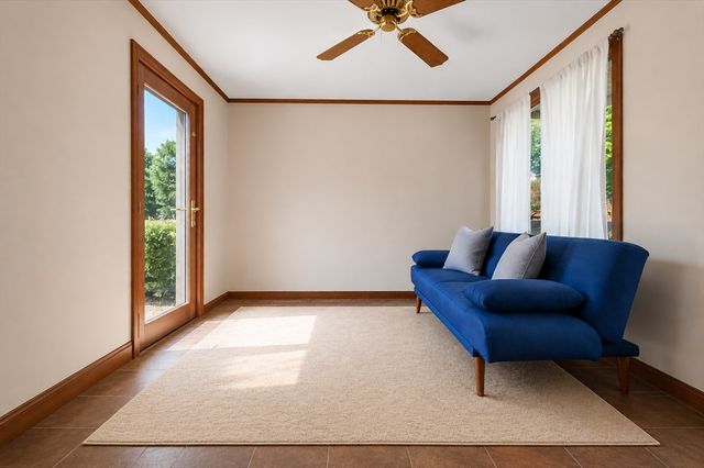 422 Main Street, Groveland, MA 01834