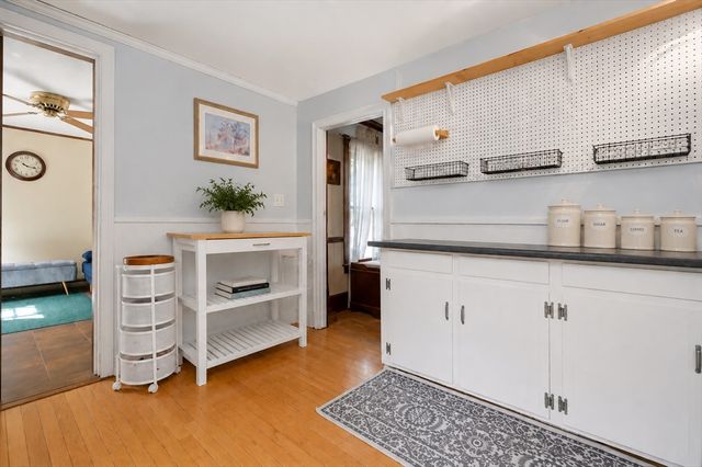 422 Main Street, Groveland, MA 01834
