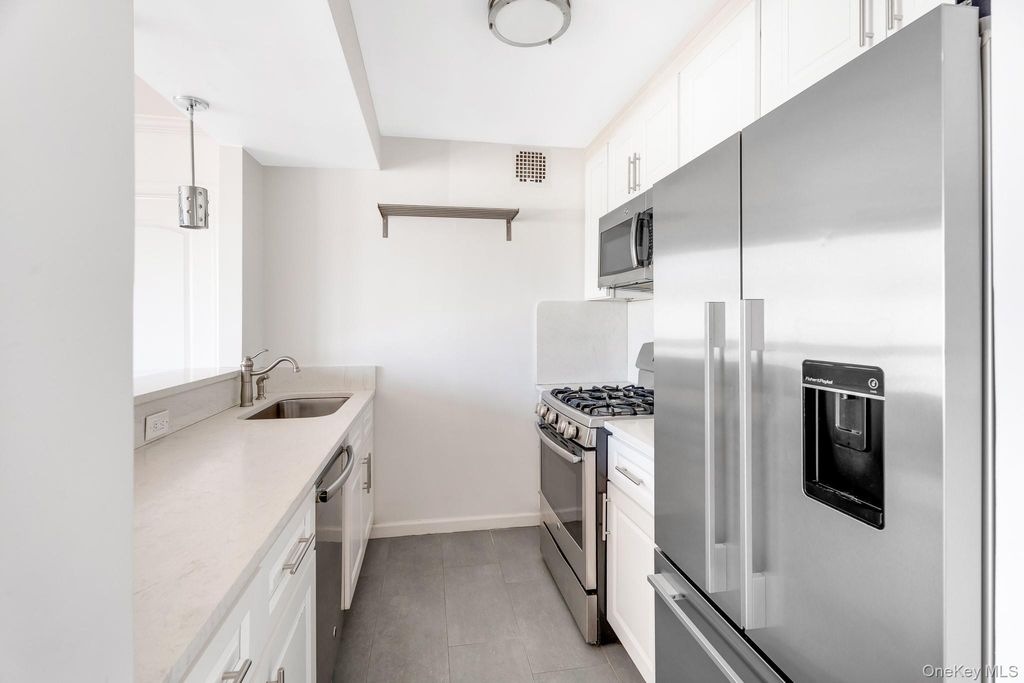 9921 4th Avenue 2H, Brooklyn, NY 11209 — photo 3