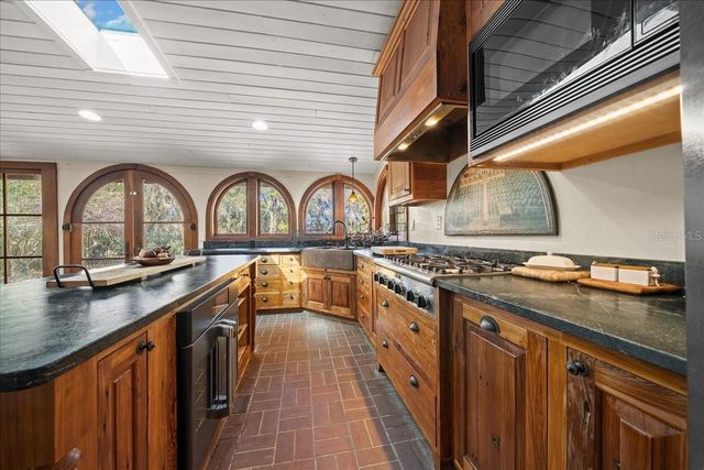 5824 SE 185TH AVENUE, Micanopy, FL 32667