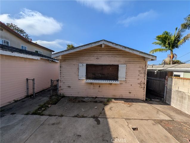 1698 Vista Del Mar Drive, Ventura, CA 93001