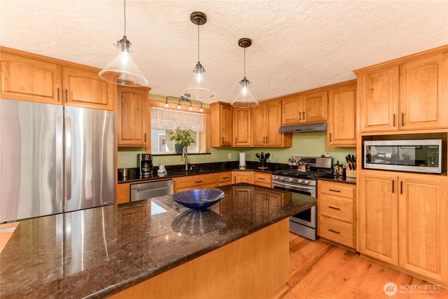 273702 Hwy 101, Sequim, WA 98382