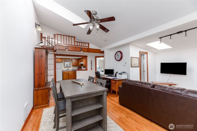 273702 Hwy 101, Sequim, WA 98382