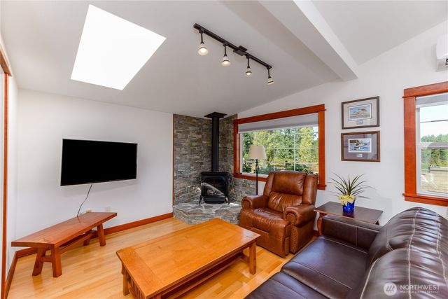 273702 Hwy 101, Sequim, WA 98382