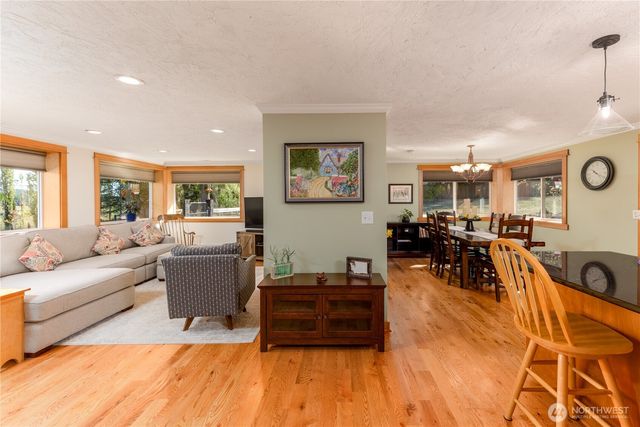 273702 Hwy 101, Sequim, WA 98382