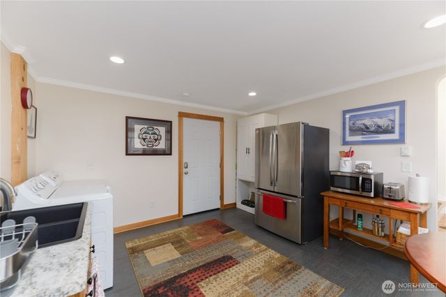 273702 Hwy 101, Sequim, WA 98382